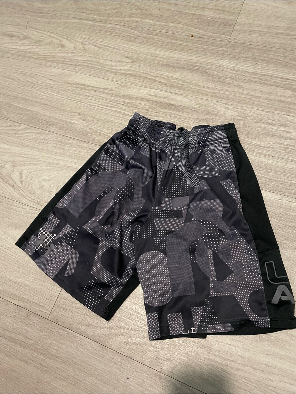 Under Armour Boys Black & Gray Graphic Athletic Shorts